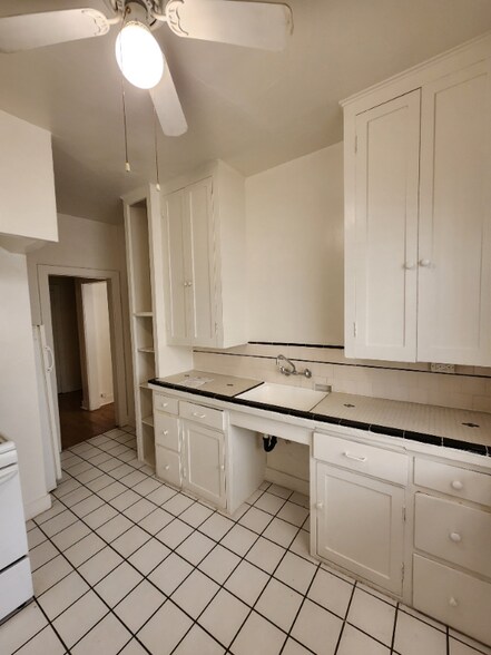 Building Photo - 1825 Ivar Ave