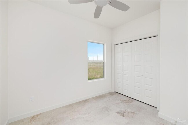 Building Photo - 321 Merida Dr
