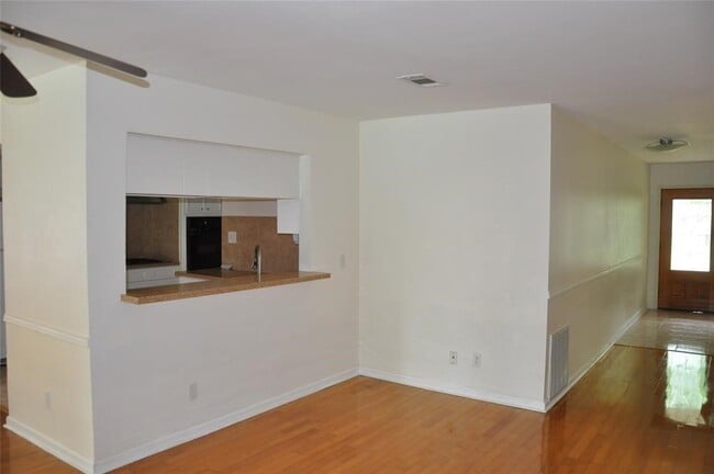 Building Photo - 5519 Caversham Dr