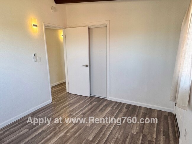 Building Photo - Updated 4 Bed 2 Bath Home!