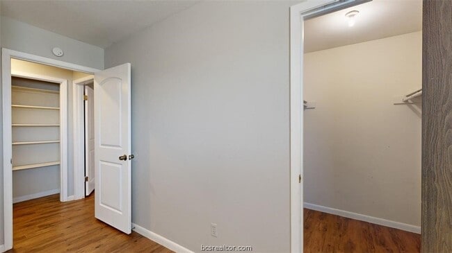 Building Photo - 2803 Longmire Dr