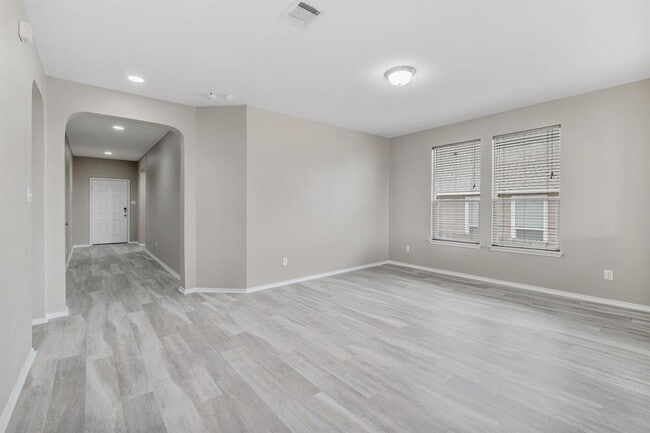 Building Photo - 131 Connor Elkins Dr
