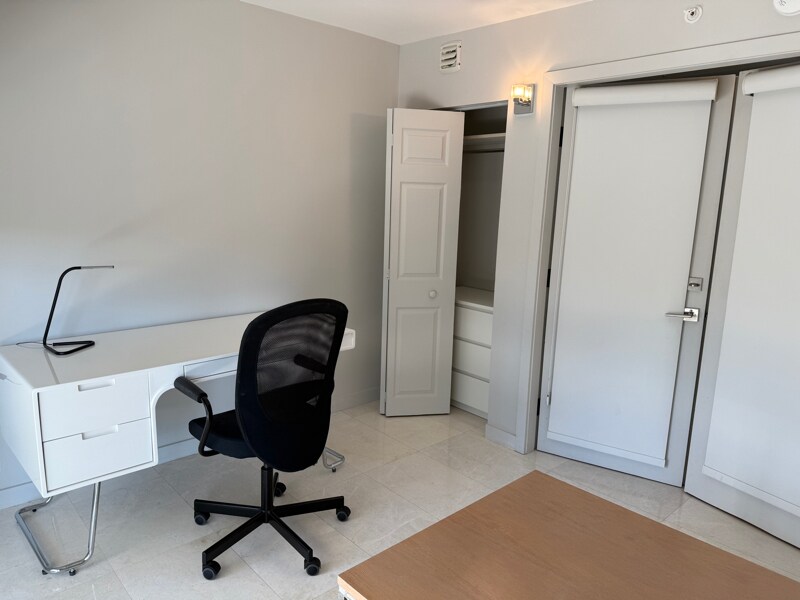 Building Photo - 2333 Brickell Ave