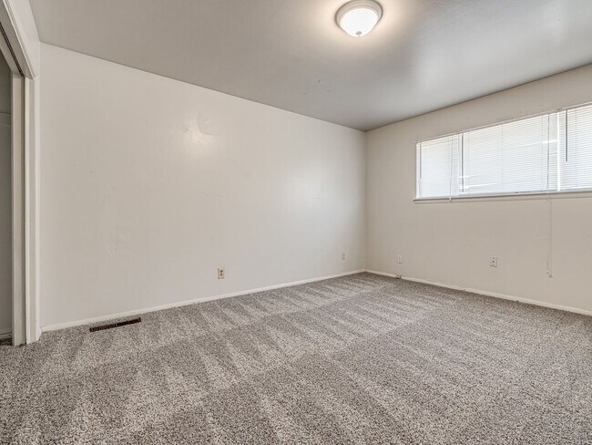 Building Photo - Updated in NE OKC for rent! Minutes to Broadway Extension/235 and Downtown!