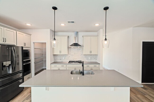 Building Photo - Elegant & Spacious Home in Summerville’s Cane Bay Community