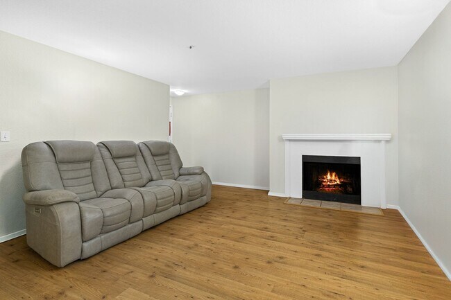 Building Photo - 19230 Forest Park Dr NE