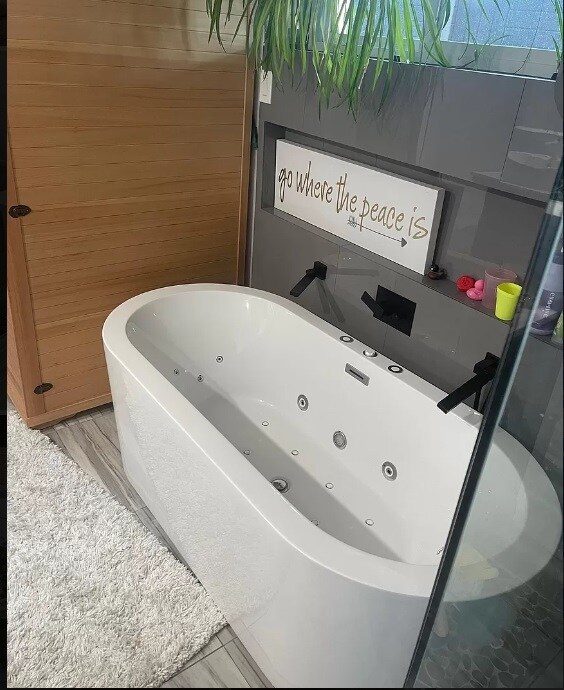 Building Photo - 2210 Marshall St