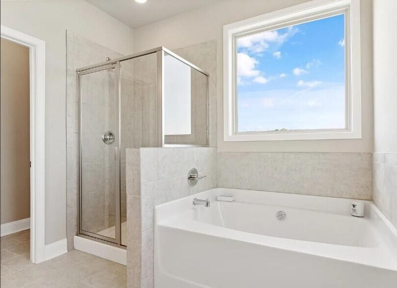 Building Photo - 1905 Manor Pointe Dr