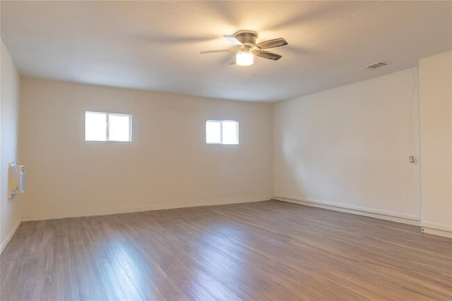 Building Photo - 1430 TX-46