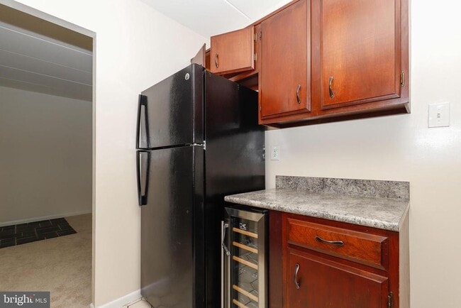 Building Photo - 6250 Edsall Rd