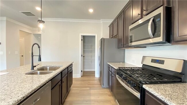 Building Photo - 4591 Silver Oak Dr