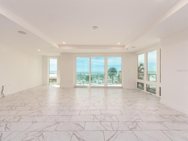 Building Photo - 15 Avalon St