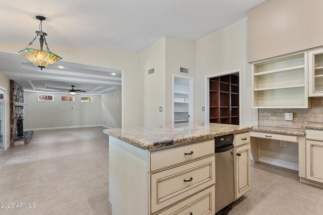 Building Photo - 1131 N York Cir