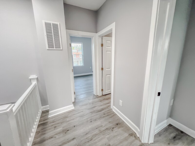 Building Photo - 2922 Ridgewood Ave
