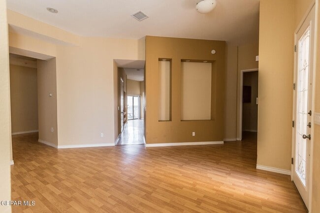 Building Photo - 5537 Ignacio Frias Dr