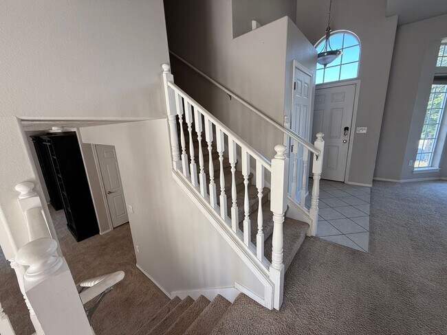 Building Photo - Beautiful 4 Bed, 3.5 Bath Home in Eagle Ridge
