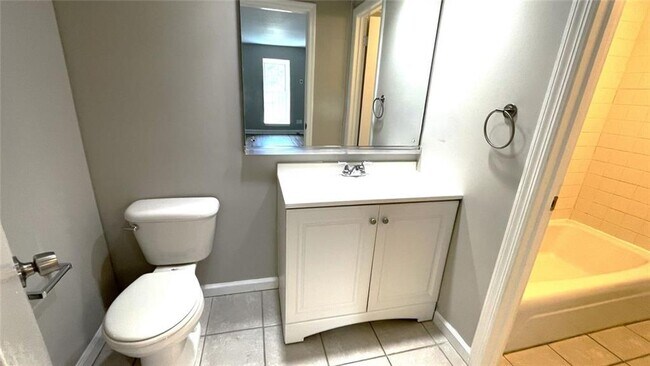 Building Photo - 3091 Colonial Way