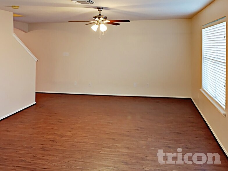 Building Photo - 8227 Radial Ct