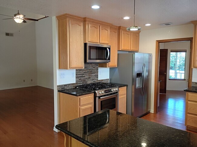 Building Photo - Excellent Fair Oaks Location 3 Bedroom Home!