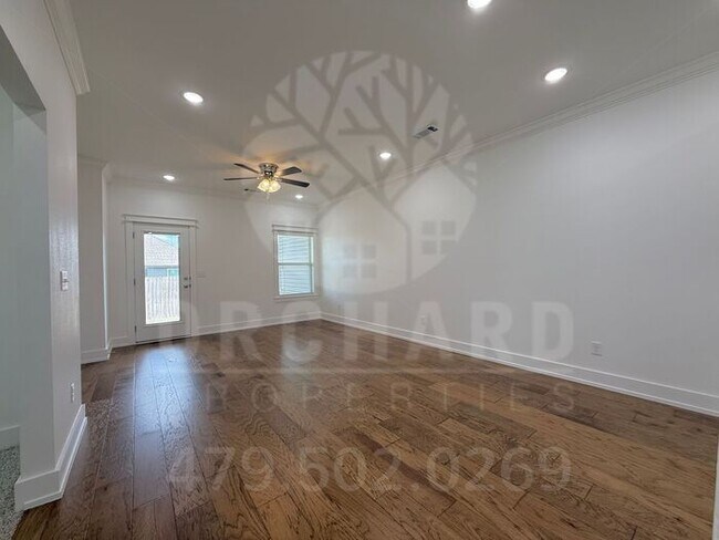 Building Photo - Garrison | Duplex with Garage in Siloam Springs!