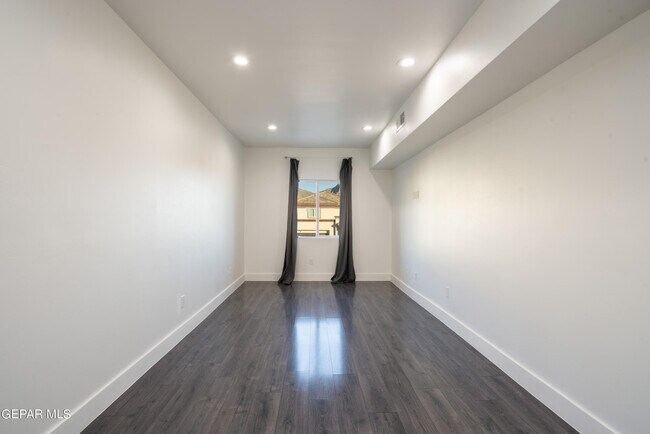Building Photo - 1029 Calle Parque Dr