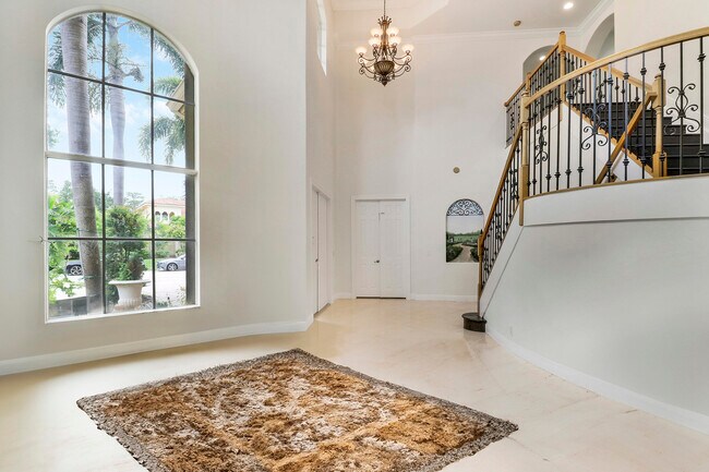 Building Photo - 5029 Forest Dale Dr