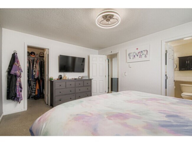 Building Photo - 10922 Forest Cir