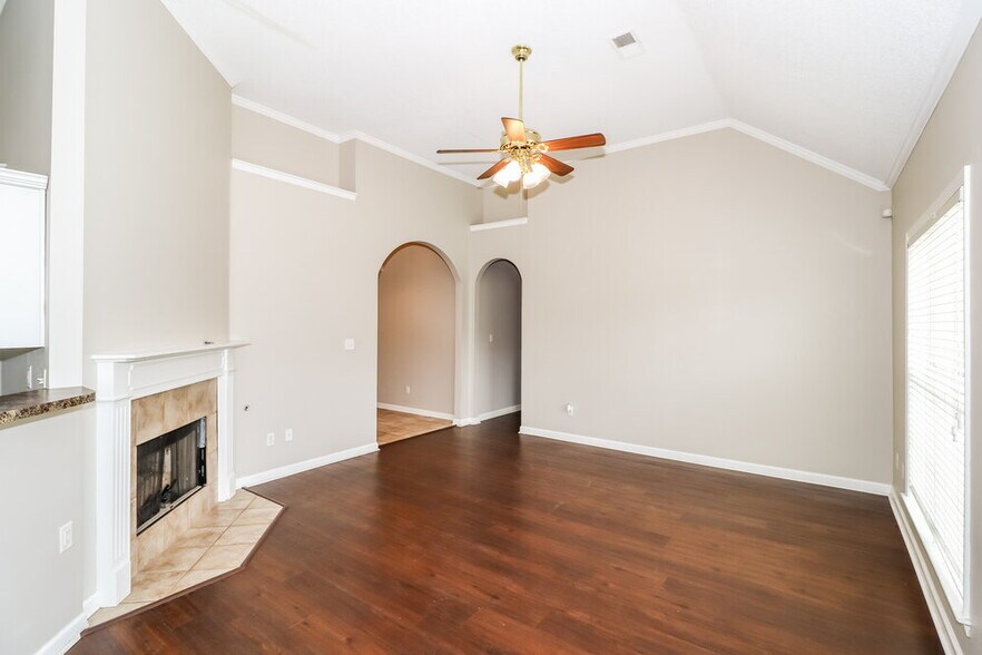 Building Photo - 8249 White Wing Ln