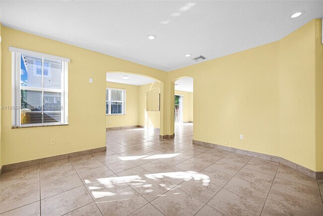 Building Photo - 11412 SW 137th Pl