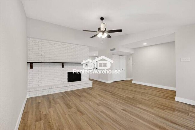 Building Photo - Completely Refreshed and ready for Move IN