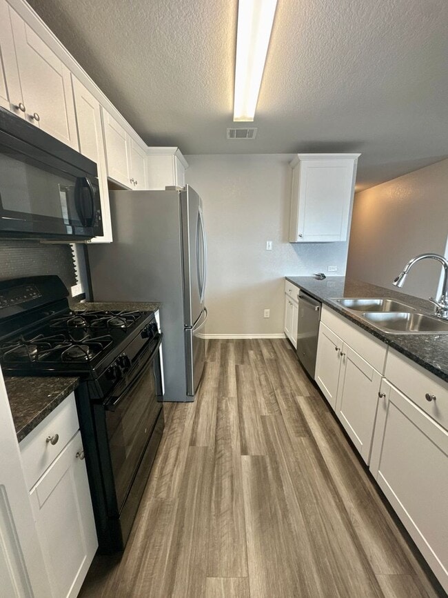 Building Photo - 2 weeks Free Rent! AVAILABLE IN BULVERDE! ...