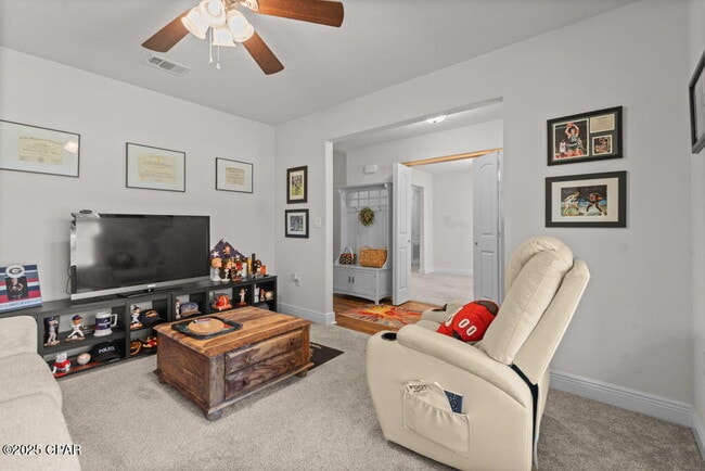 Building Photo - 104 Lake Merial Trail