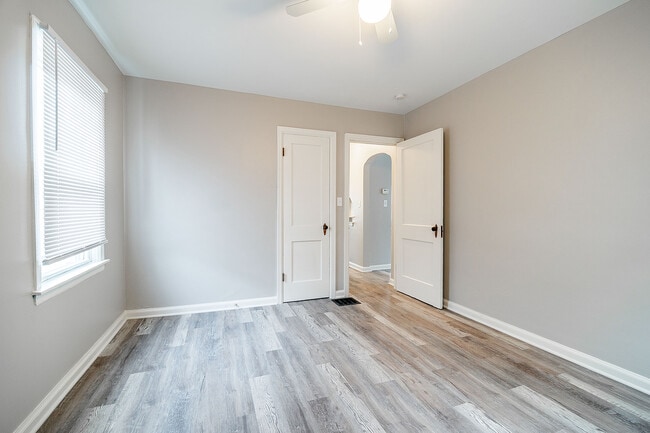 Building Photo - 1069 Fairwood Ave