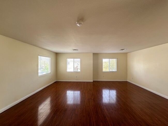 Building Photo - Woods Parcel 10 At Rhodes Ranch