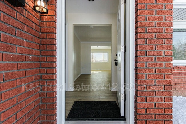 Building Photo - 1020 Grove St