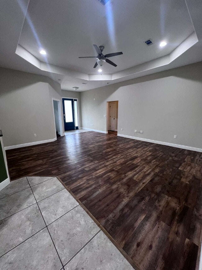 Building Photo - 6882 Brocado Ct