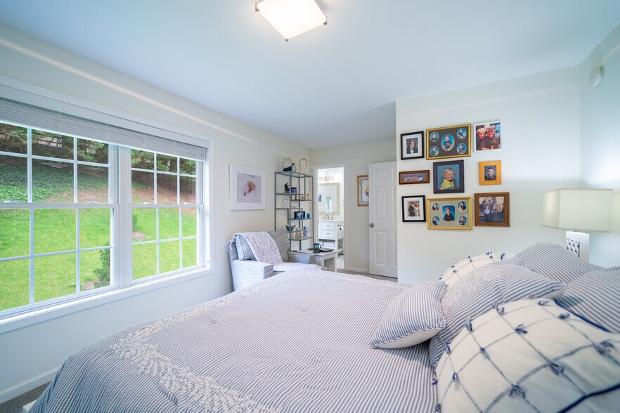 Master Bedroom - 5 Tsuga Rise