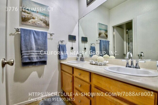 Building Photo - 3776 Tecumseh Ct