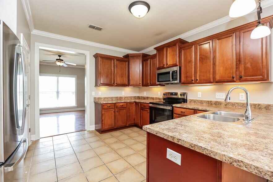 Building Photo - 1521 Barnsley Dr