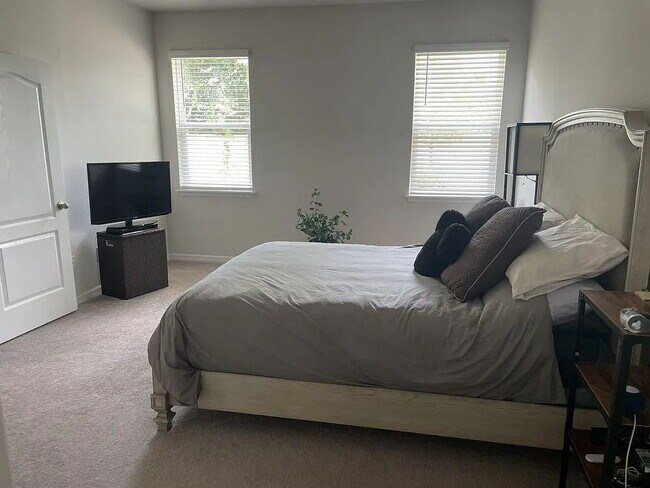 Building Photo - 3 bedroom, 2 bath villa in Land O' Lakes!