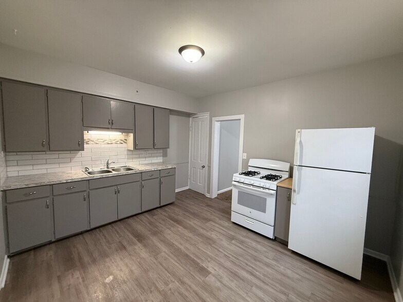 Building Photo - 217 Ghilda Pl NE