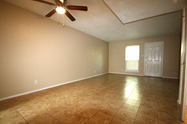 Building Photo - 3732 Bonnie Dr