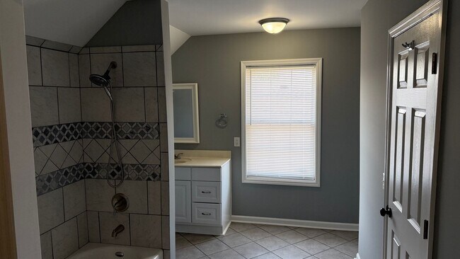 Building Photo - 2702 Painted Pony Dr