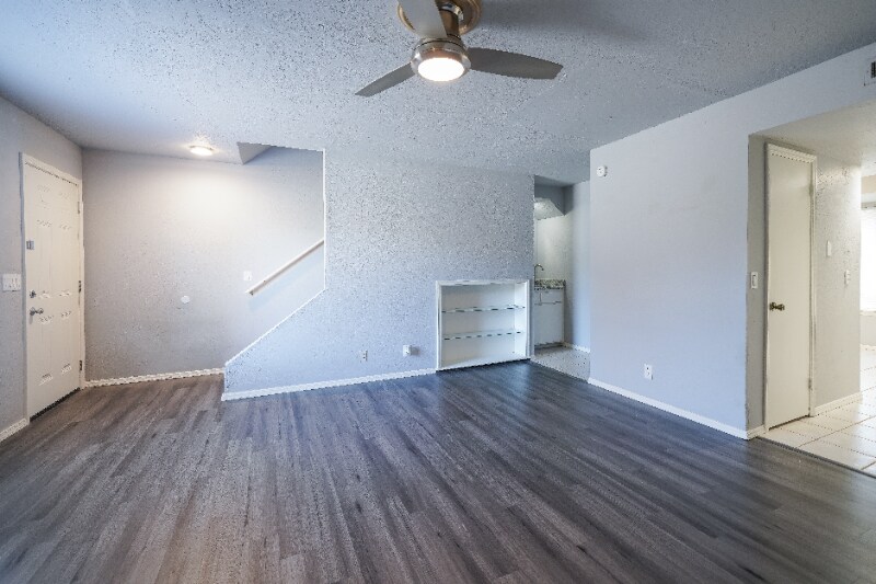 Building Photo - 507 N Davis Ave