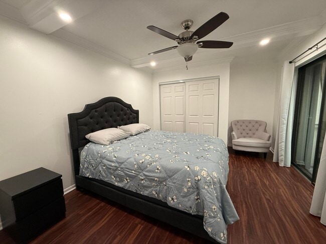 Building Photo - 2410 24th Ln