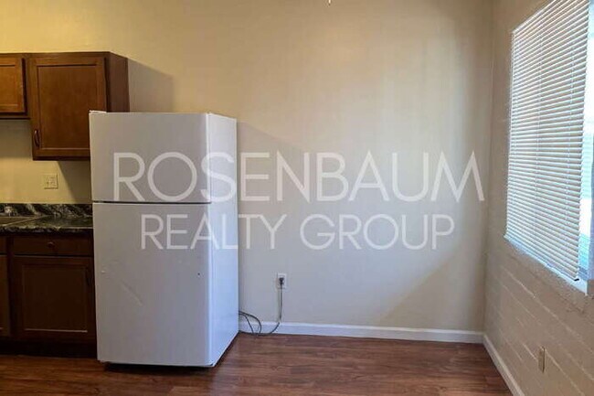 Building Photo - 1518 E Hedrick Dr