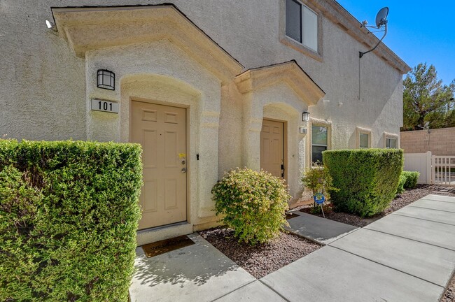 Building Photo - 9333 Leaping Deer Pl