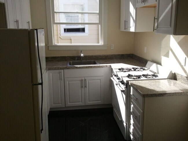 Building Photo - 3155 Broderick St