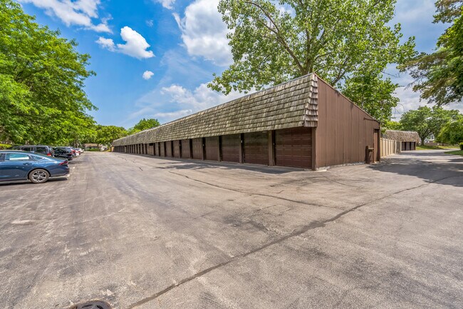 Building Photo - 1703 Northfield Square