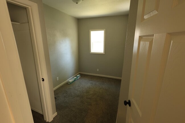 Building Photo - 619 Kiowa St